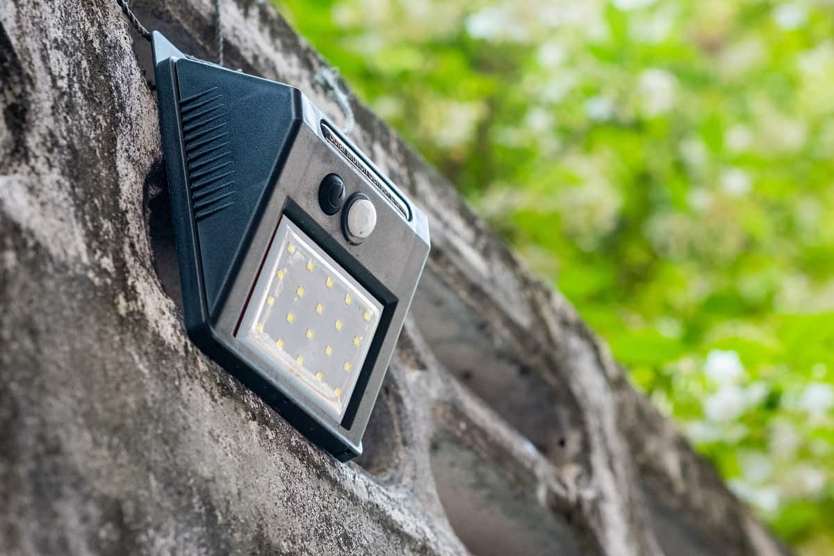 Best Solar Flood Lights - solarguidelight.com